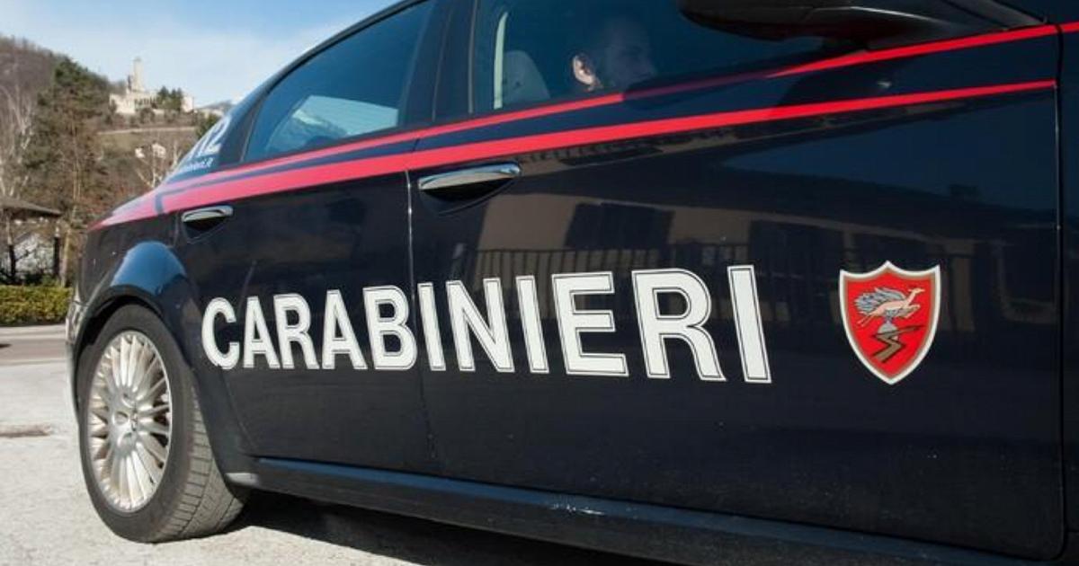 Ferisce la moglie con una roncola, la donna è in gravi condizioni