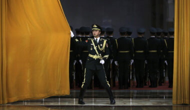 Xi Jinping sta rimuovendo un sacco di ufficiali dall'esercito cinese