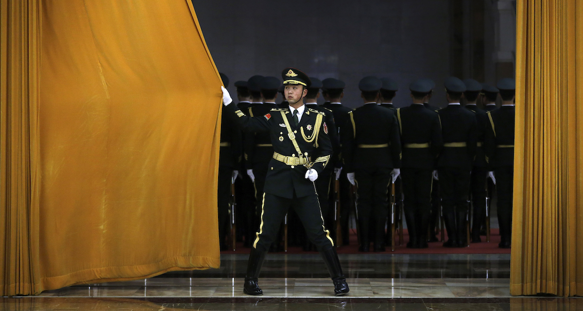 Xi Jinping sta rimuovendo un sacco di ufficiali dall'esercito cinese