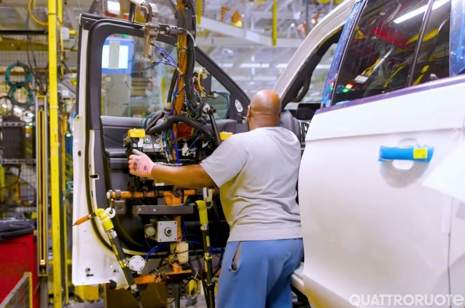 2025_ford_universal_ev_platform (5)