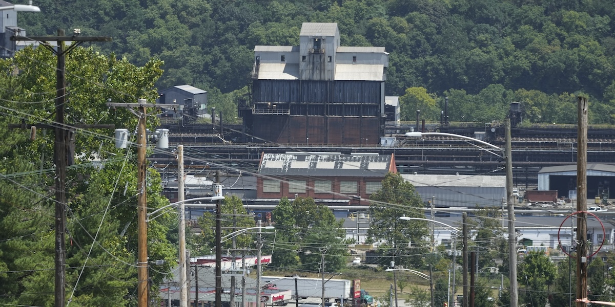 C'è stata una grossa esplosione in un impianto industriale vicino a Pittsburgh, negli Stati Uniti: molte persone sono ferite