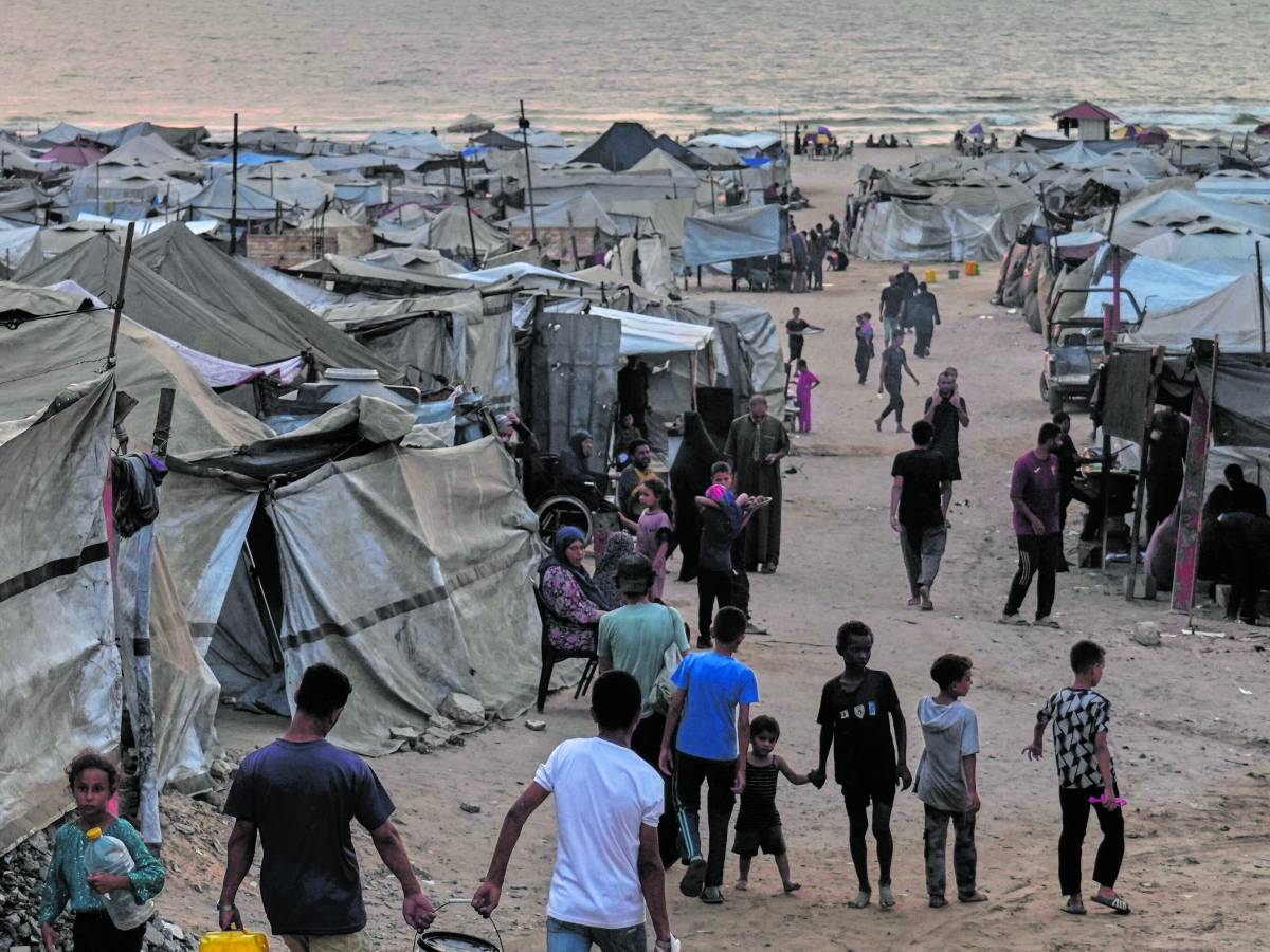 Usa, sospesi i visti per i palestinesi di Gaza: ecco chi c'è dietro la mossa di Trump