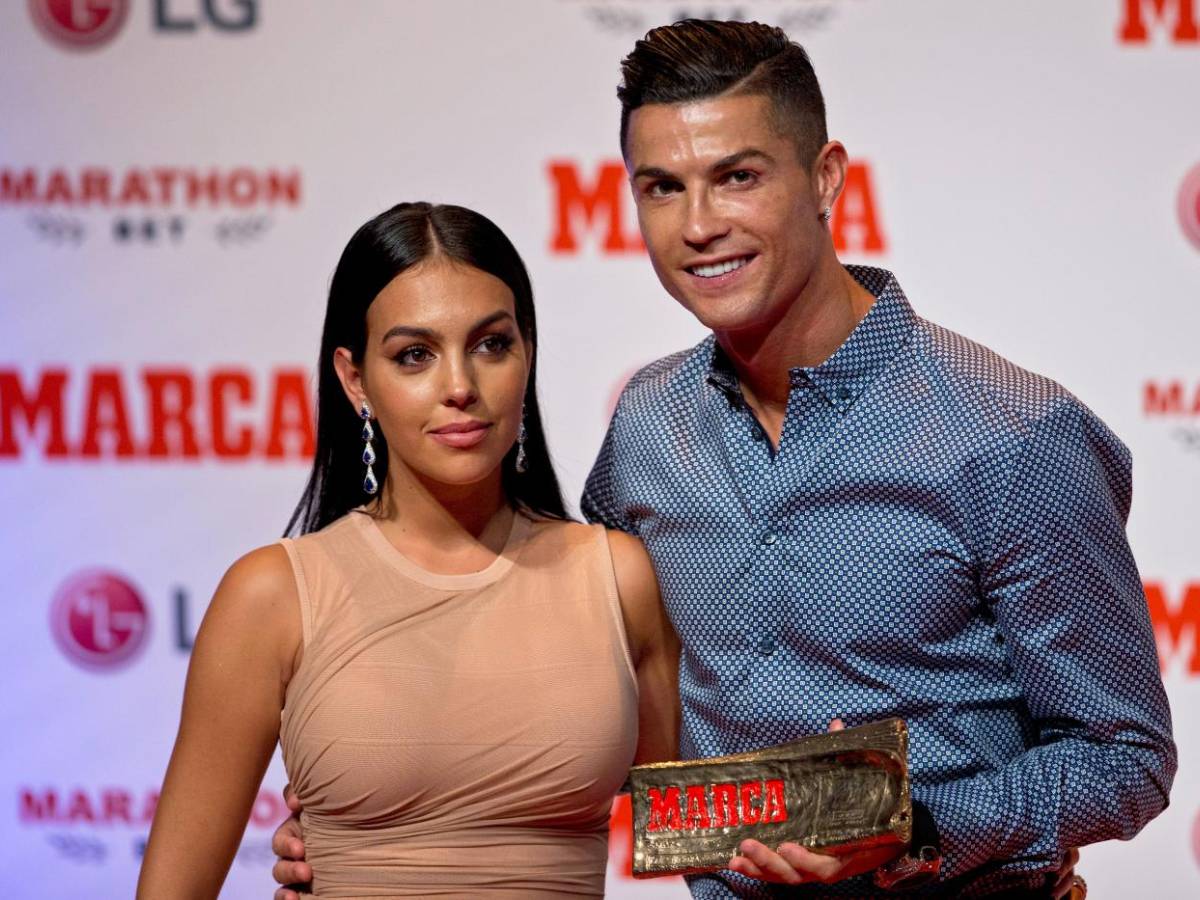 Cristiano Ronaldo e Georgina in Arabia Saudita: la convivenza fuori dal matrimonio tra tolleranza e trasformazione sociale