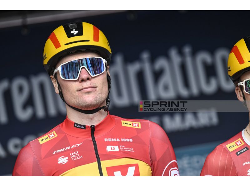 TOUR OF DENMARK, VOLATA VINCENTE DI SØREN WÆRENSKJOLD NELLA 2ᵃ TAPPA, PEDERSEN RESTA LEADER