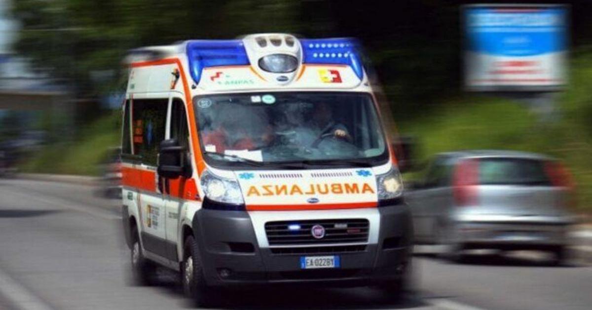 Catanzaro, bimbo di due anni muore investito da furgone in manovra