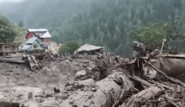 Cronaca Meteo - Ennesima tragedia durante il Monsone indiano, alluvione lampo travolge Pellegrini nel Kashmir. Molte le vittime (Video) « 3B Meteo