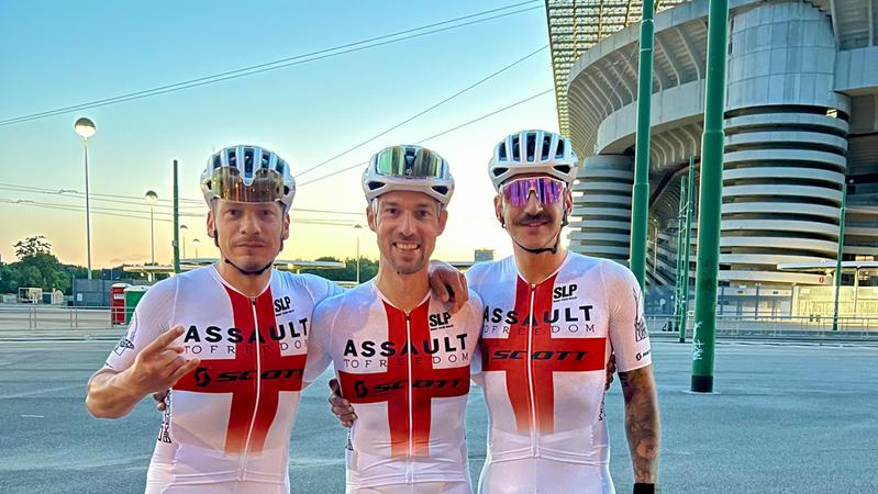 Cuore, bici e un po’ di follia. Da Milano a Napoli in 30 ore