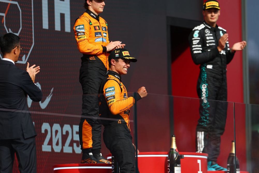Lando Norris, McLaren, Oscar Piastri, McLaren, George Russell, Mercedes