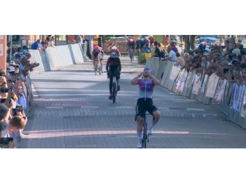 GP REYNDERS. TONETTI FESTEGGIA IL SUCCESSO IN SOLITARIA