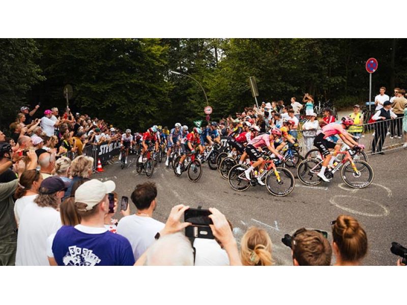 DOMANI SI CORRE AD AMBURGO, NEL CUORE DI UNA AUTENTICA FESTA DEL CICLISMO