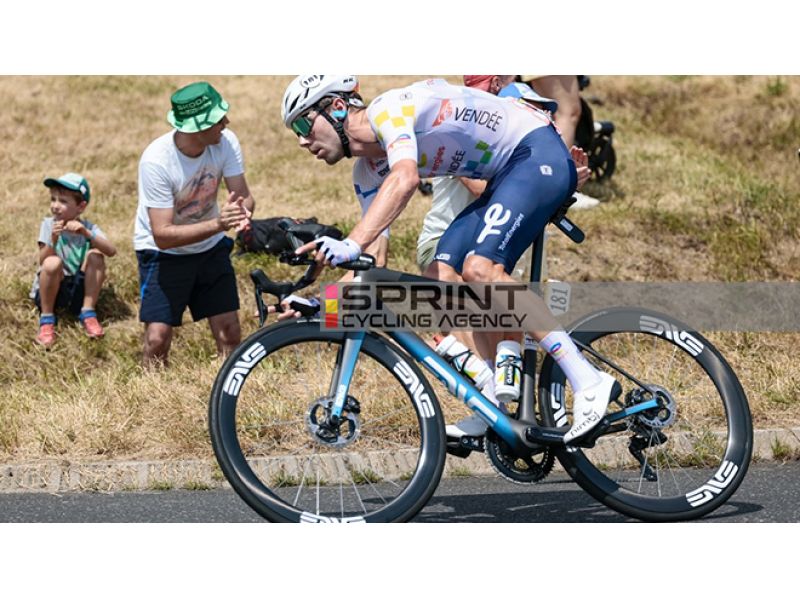 SOUDAL QUICK STEP. ARRIVANO STEFF CRAS E FABIO VAN DEN BOSSCHE