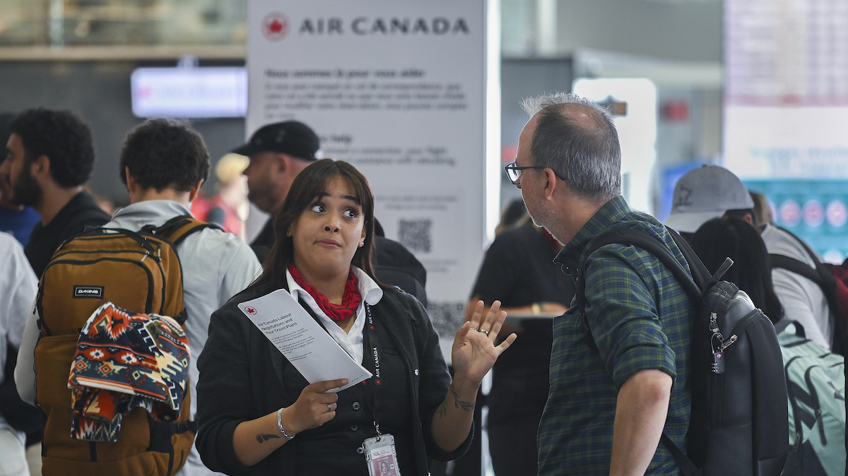 Il governo del Canada ha interrotto lo sciopero degli assistenti di volo di Air Canada