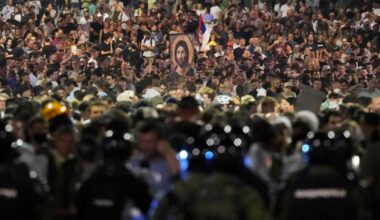 Continuano le proteste. Vucic: "Vogliono instaurare un governo anarchico di sinistra"