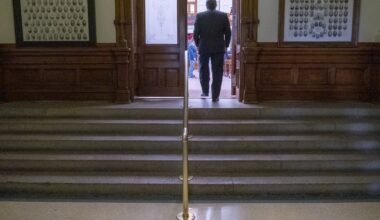Sono tornati in Texas i deputati Democratici che avevano lasciato lo stato per bloccare una proposta di legge sui collegi elettorali