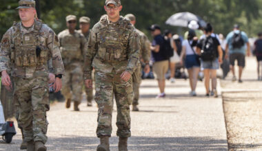 Negli Stati Uniti i governatori Repubblicani di cinque stati manderanno soldati della Guardia Nazionale a Washington D.C.