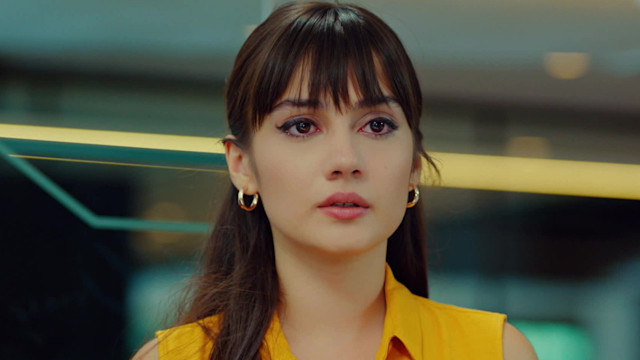 Zeynep in una scena di Forbidden Fruit