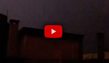 Temporale violentissimo a Piombino, una tempesta di fulmini si abbatte sulla città; il Video