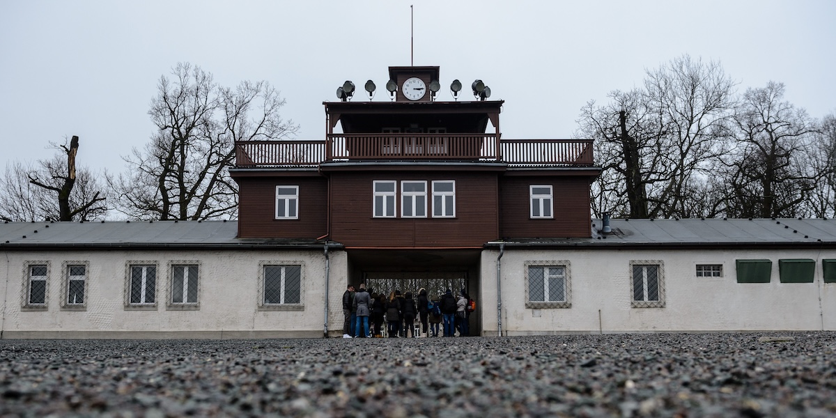 Il problema di indossare la kefiah nel campo di concentramento nazista di Buchenwald