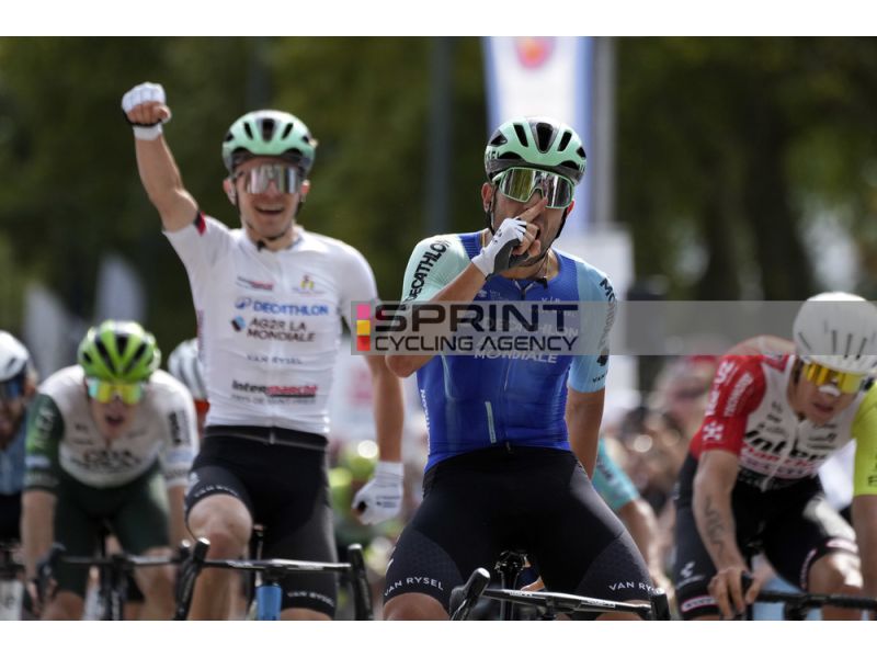 TOUR DU LIMOUSIN. DOPPIETTA DECATHLON AG2R NELL'ULTIMA TAPPA, VENDRAME PRECEDE LAPEIRA! COSTIOU VINCE LA CORSA