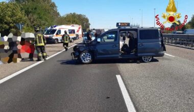 Incidente in tangenziale Ovest a Milano. Il conducente muore in ospedale, grave la compagna