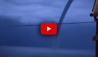 Tromba marina spaventosa all'Isola d'Elba, il vortice sfiora la costa di Marciana; il Video