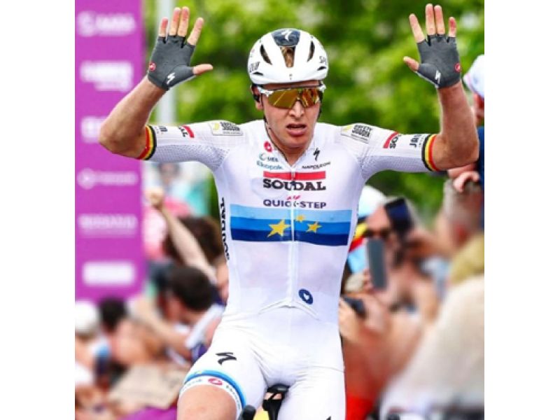 RENEWI TOUR. MERLIER SI RIPETE E FIRMA IL BIS DAVANTI A BITTNER E KOOIJ: 10° ALBANESE