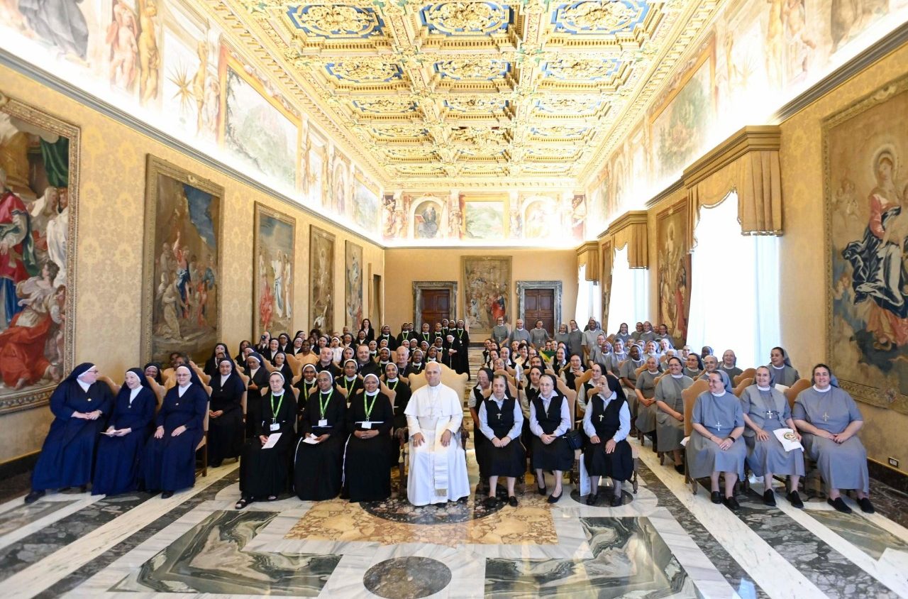 Il Papa: la famiglia va sostenuta nei suoi bisogni pratici e nella preghiera