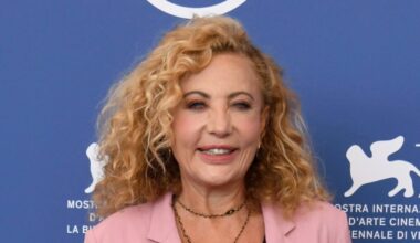 Iaia Forte: “I tormenti di Fantastichini, il rigore di Volonté a scuola e le scene hot per Corsicato”