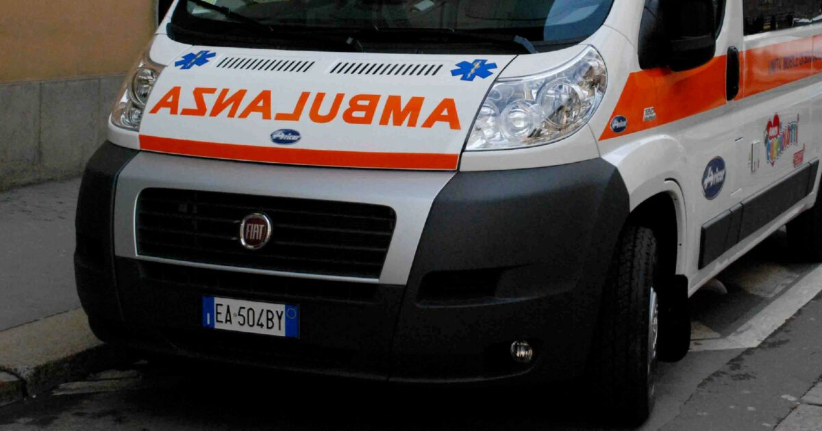 Mestre, bimbo di un anno e mezzo precipita dal terrazzo al quinto piano. È grave - Il Fatto Quotidiano