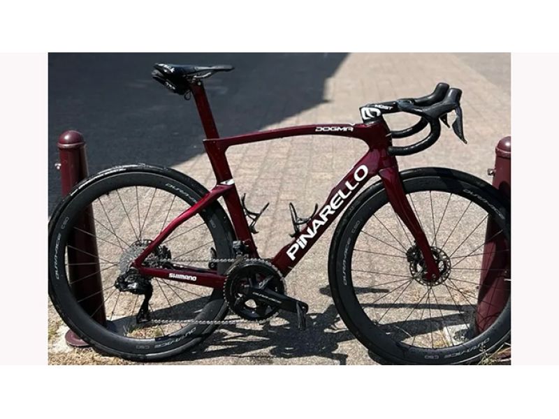 LA VUELTA. RUBATI BICI ED EFFETTI PERSONALI AL MANAGER DELLA SHIMANO