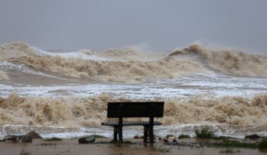 In Vietnam ci sono enormi evacuazioni per via di un tifone