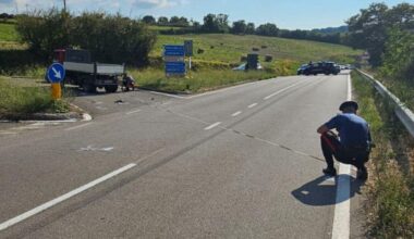 Muore a 54 anni con la moto nell'incidente sulla provinciale 64 al bivio di Monticello