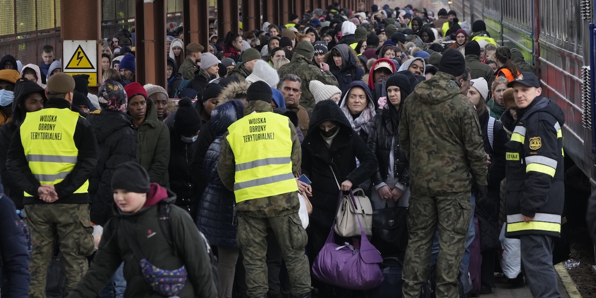 L'Ucraina permetterà agli uomini fra i 18 e i 22 anni di lasciare il paese