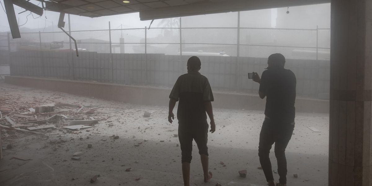 Gaza, missile di Israele sull’ospedale: morti 5 reporter. Vaticano sconvolto - La Verità