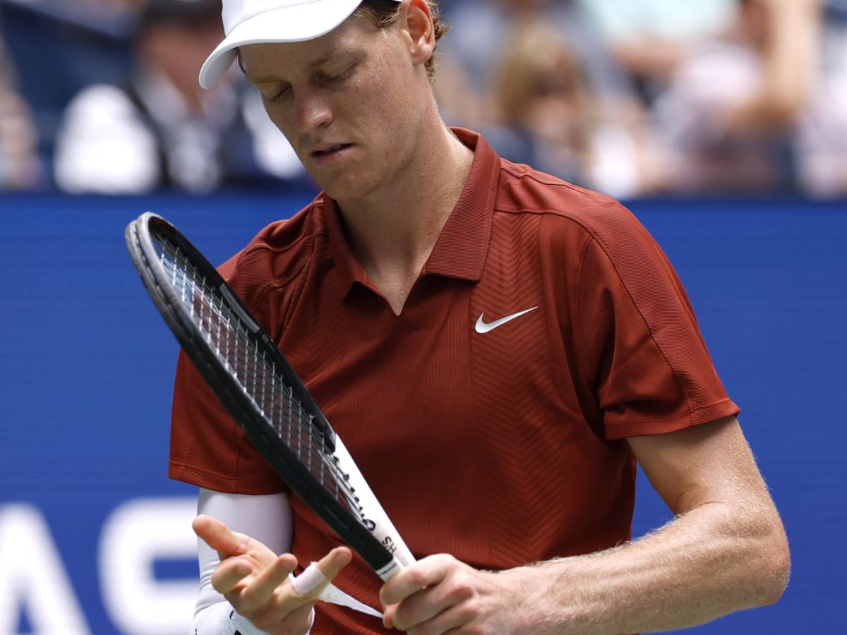 Jannik Sinner, tifosi italiani preoccupati: "Perché quel cerotto?". Come sta il tennista