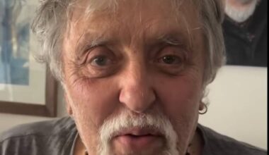"Sono vivo, alla faccia vostra!", la risposta di Maurizio Mattioli, dato per morto per la quarta volta