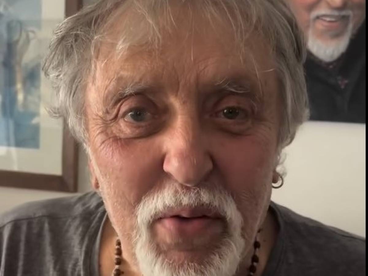 "Sono vivo, alla faccia vostra!", la risposta di Maurizio Mattioli, dato per morto per la quarta volta