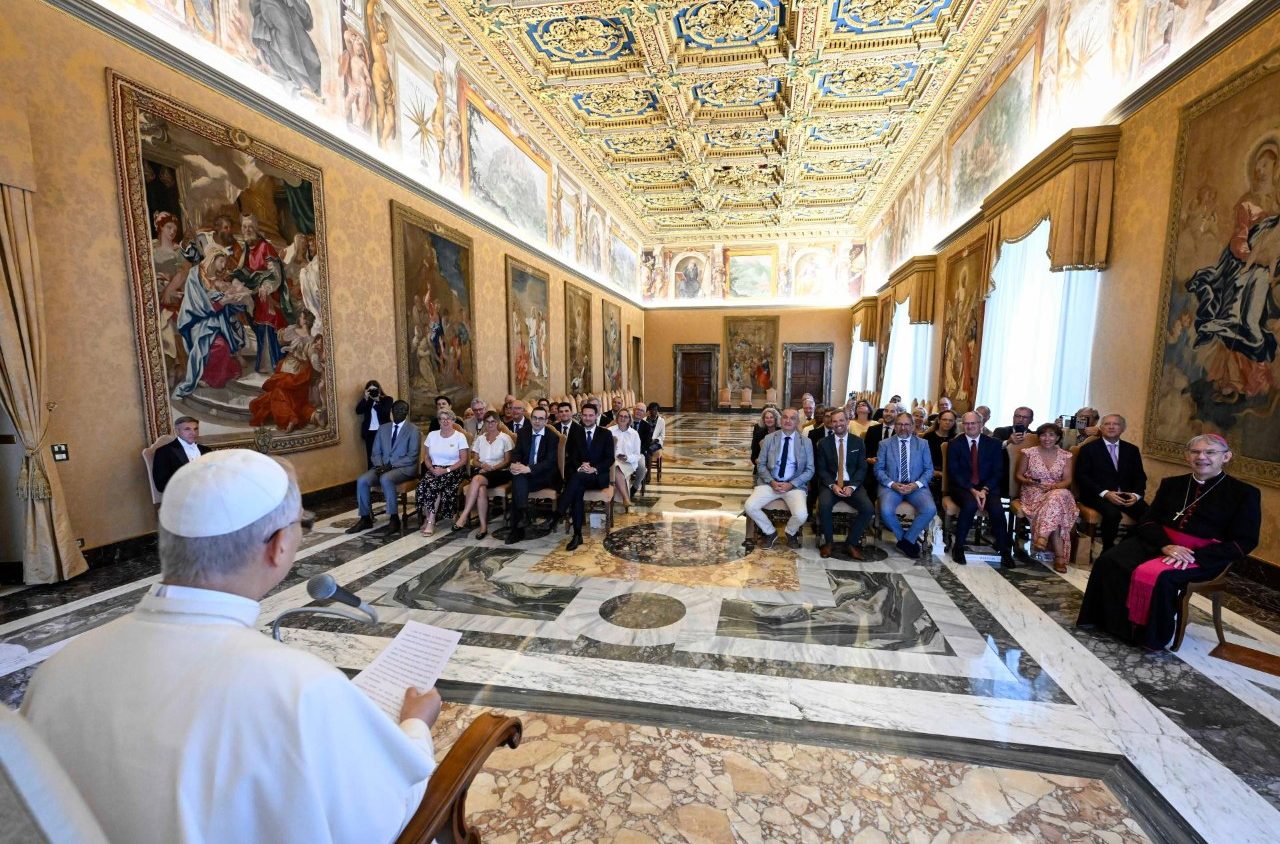 Il Papa: il cristianesimo non è devozione privata, ma impegno per un mondo più fraterno