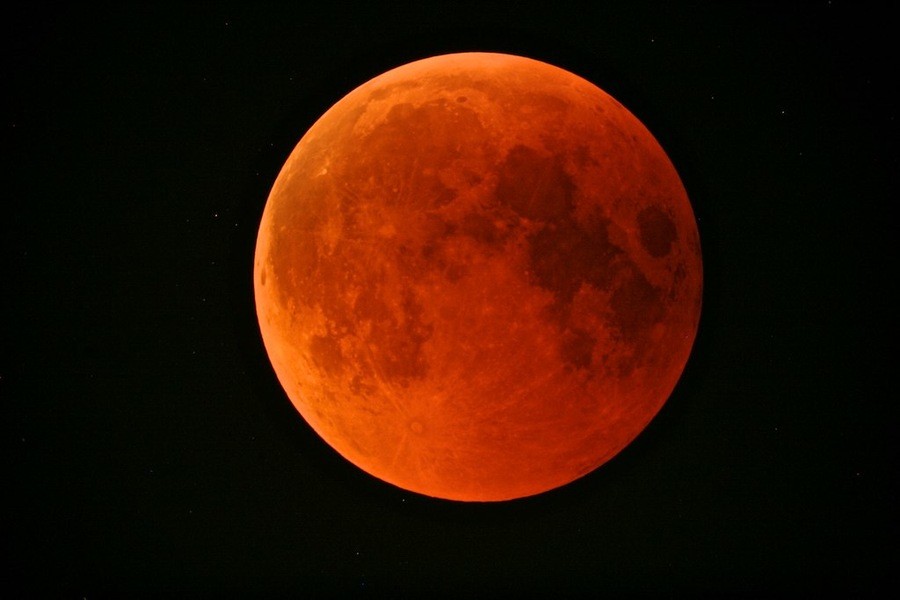 Eclissi Totale di Luna visibile dall'Italia! Ecco quando