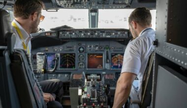 Stop alla barba per piloti ed equipaggio: cosa c'è dietro la volta della compagnia aerea