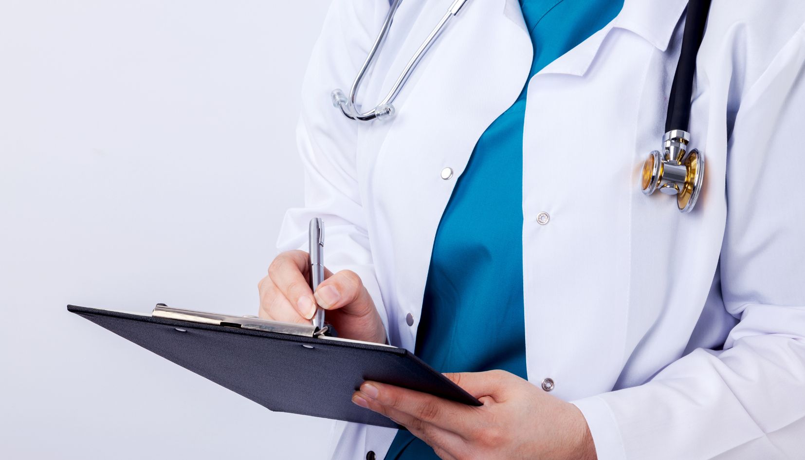 AureaDoc, visite mediche solo a domicilio: due giovani medici rilanciano la cura personalizzata