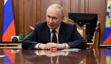 Ucraina, Cremlino: "Grati a Trump, ma Europa guerrafondaia". Putin vede Xi, Modi ed Erdogan in Cina