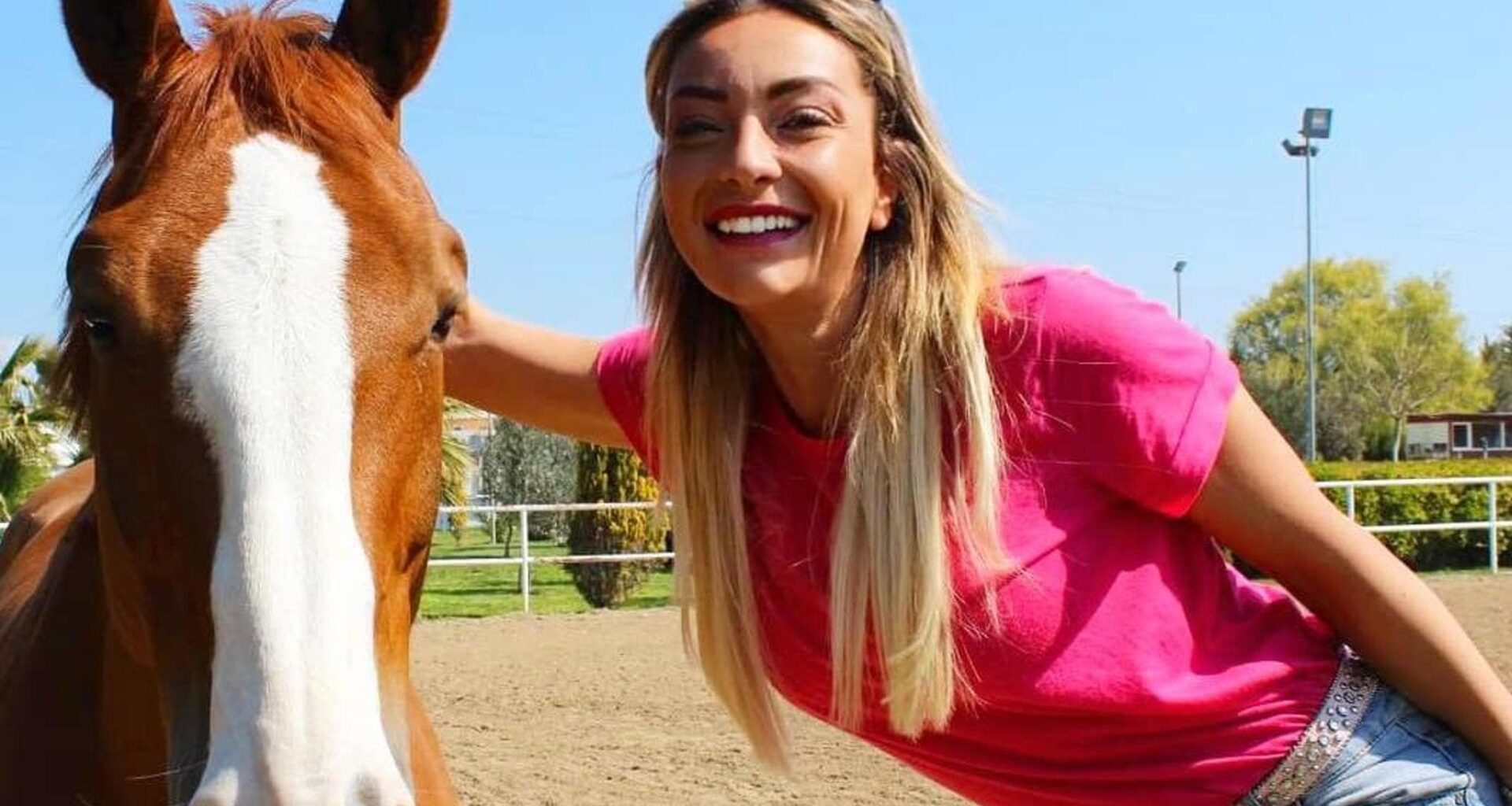 Il suo cavallo è morto per il virus West Nile: “Si può prevenire con i test, non bastano i vaccini”