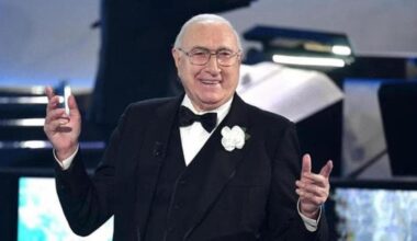 Addio a Pippo Baudo. Smoking, rose e funerali in diretta tv - la Repubblica
