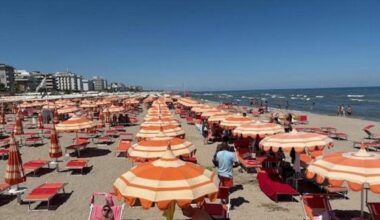 Riviera, fino a 4mila euro a famiglia per una settimana: tutti i costi da Riccione ai lidi ravennati - la Repubblica