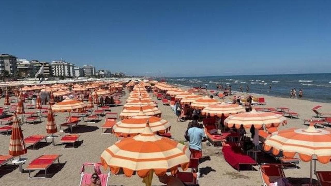 Riviera, fino a 4mila euro a famiglia per una settimana: tutti i costi da Riccione ai lidi ravennati - la Repubblica