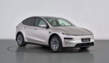 Tesla Model Y L: al via gli ordini in Cina. Ecco il prezzo ufficiale