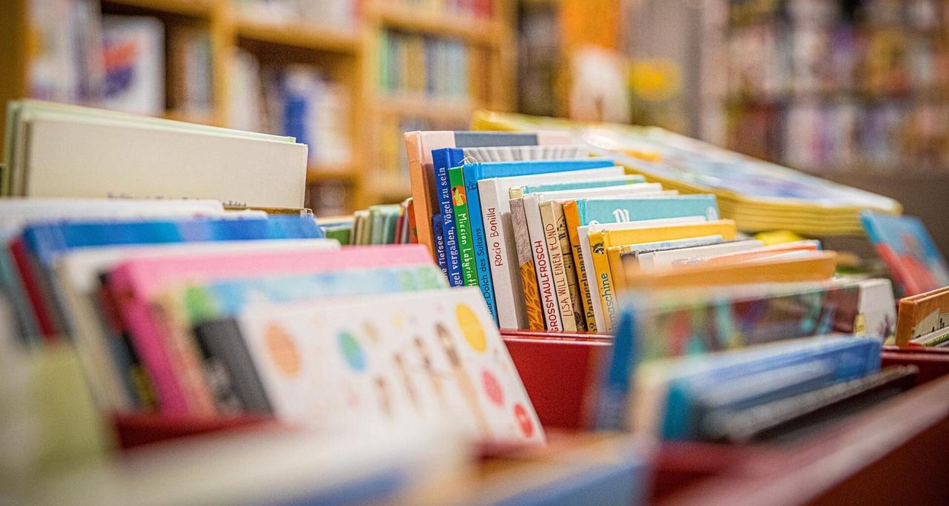 Libri di scuola sempre più cari, regolarmente elusi i tetti del ministero per tutelare le famiglie - La Stampa