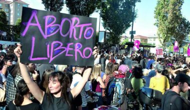 Olga e lo stupro, Emma e le botte, Amira e la povertà: le donne convinte a non abortire dai Pro Vita