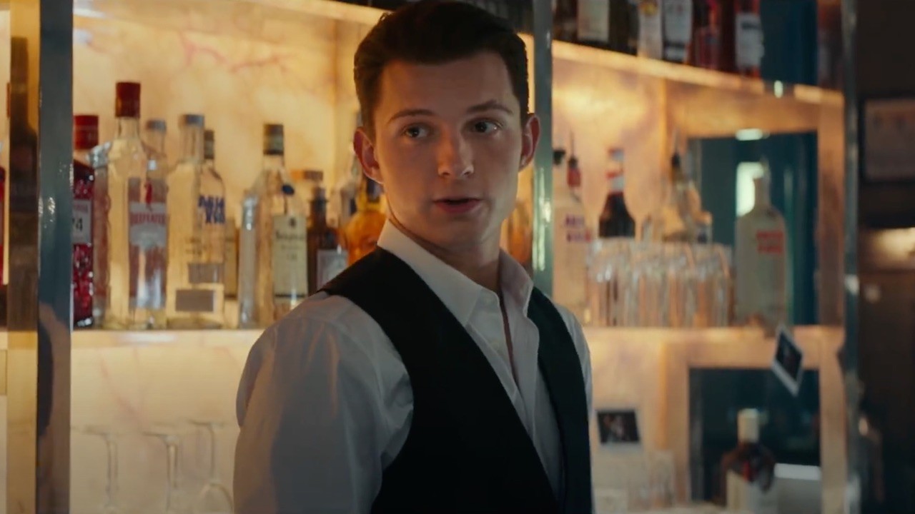 James Bond, Tom Holland replica ai rumors sul suo casting: "Essere 007 è il sogno di ogni giovane attore britannico"